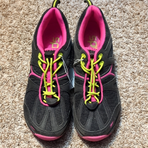 Speedo Pink and Black Sneakers Breathable Mesh Design - Picture 1 of 4